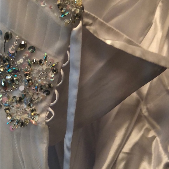 Gorgeous White Strapless Prom or Wedding Dress - Picture 7 of 7